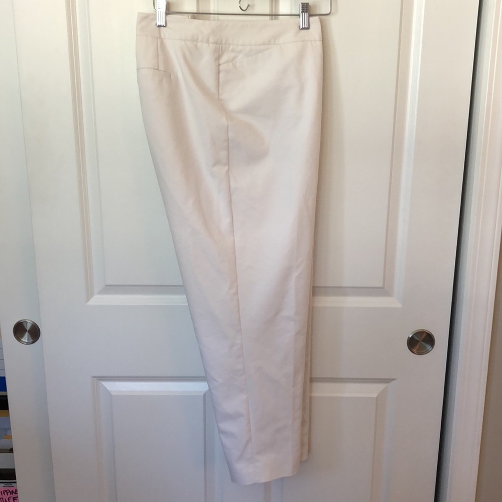 Perfect summer cropped white pants! Fully lined.